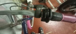 Bicicleta infantil B'TWIN azul y rosa