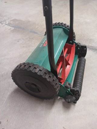Cortacésped manual Bosch AHM 30