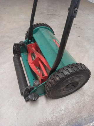 Cortacésped manual Bosch AHM 30