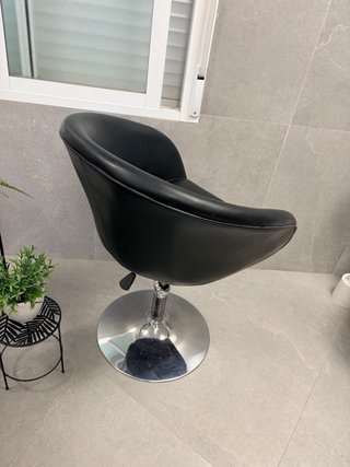 Silla Peluquería Giratoria Negra