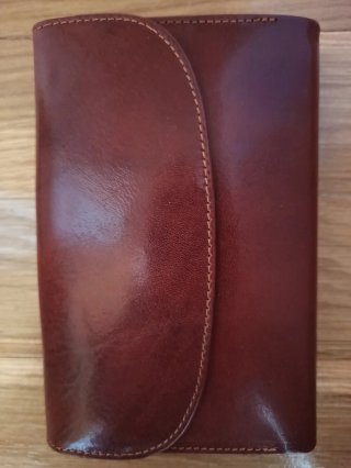 Cartera de piel marrón