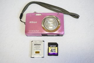 Cámara Nikon Coolpix S2600 Rosa 14MP