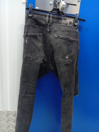 Pantalones vaqueros Pull&Bear negros rotos