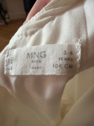 Vestido de lino para niña