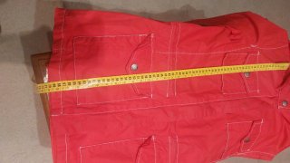 Chubasquero de color rojo con capucha Pepe Jeans