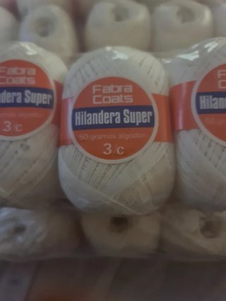 28 ovillos Hilo Hilandera Super Coats