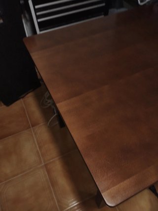 Mesa de comedor cuadrada de madera