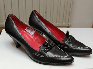 Zapatos de piel negros talla 40 sin estrenar