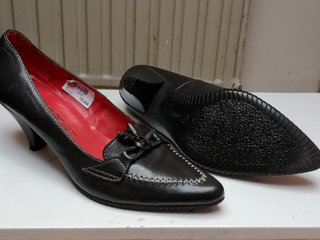 Zapatos de piel negros talla 40 sin estrenar