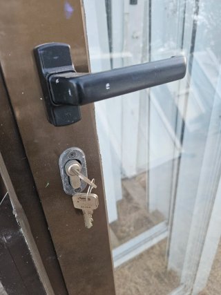 Puerta aluminio Climalit