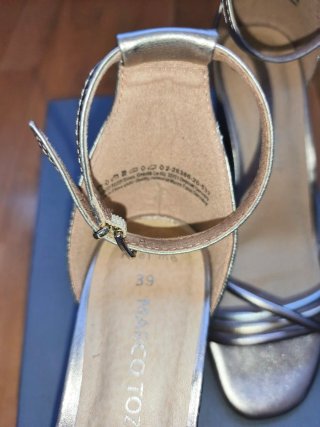 Sandalias Marco Tozzi Talla 38 Oro/Plata