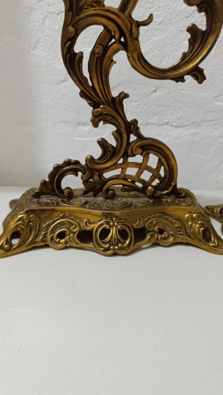 Candelabro antiguo de latón