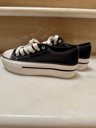 Zapatillas negras con plataforma