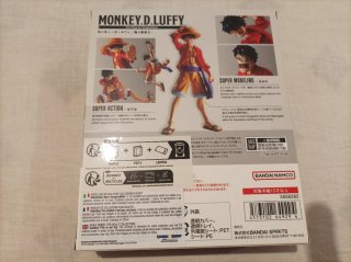 Figura S.H.Figuarts Luffy + Capa de capitán