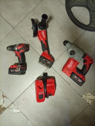 Milwaukee Herramientas Eléctricas y Cargador