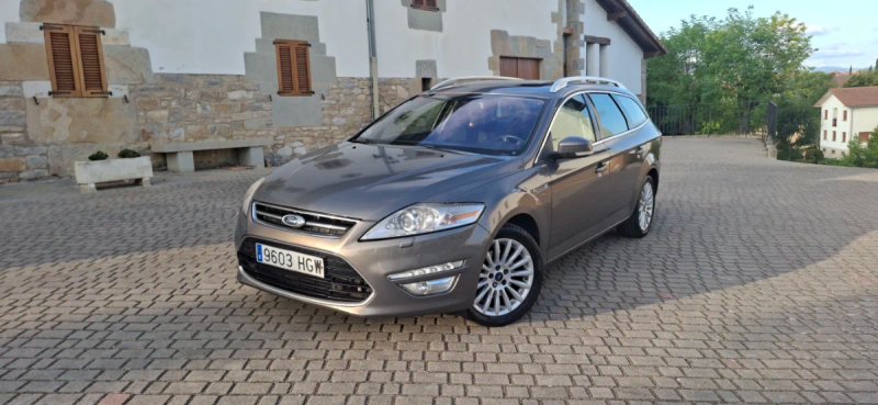 Ford Mondeo 2011 - foto 1