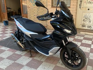 Aprilia SR GT 200 SUV Crossover