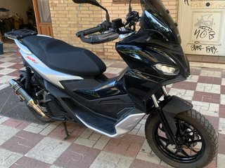 Aprilia SR GT 200 SUV Crossover