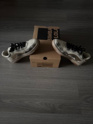 Zapatillas Bimba y Lola doradas talla 38