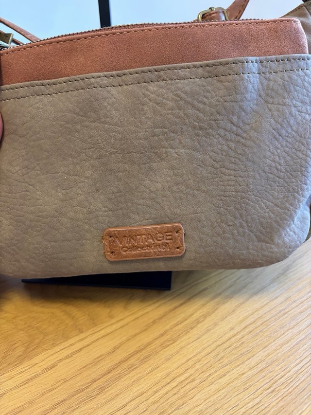 Bolso bandolera MAC&NOA piel marrón y topo