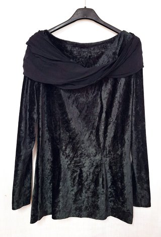 Maglia vintage con scollo ricamato