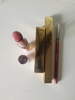 Lote YSL: Labial y Delineador