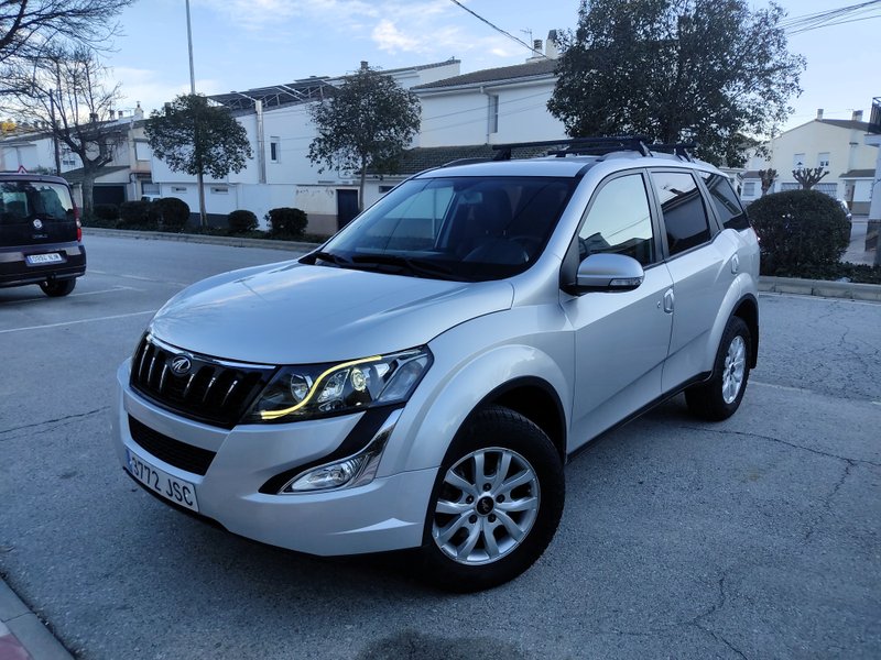 Mahindra XUV 500 2016 - foto 1