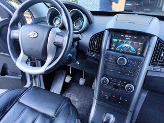 Mahindra XUV 500 2016