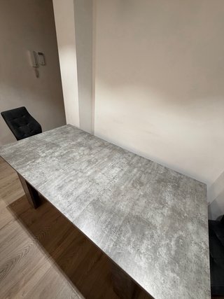 Mesa extensible hasta 1,80m y 4 sillas comedor
