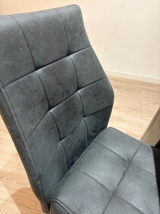 Mesa extensible hasta 1,80m y 4 sillas comedor