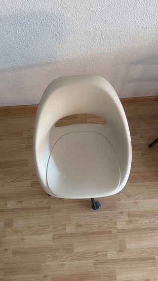 Silla de oficina giratoria beige y negra