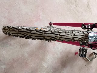 Bicicleta B'Twin poply 500 Negra y Rosa