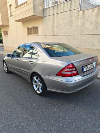 Mercedes-Benz Clase C 2006