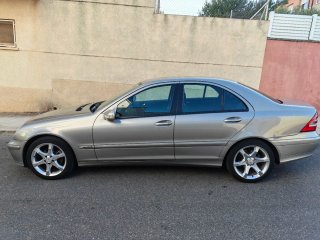 Mercedes-Benz Clase C 2006