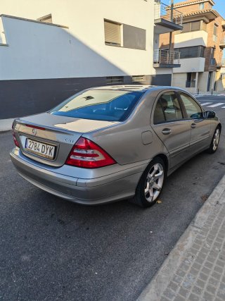 Mercedes-Benz Clase C 2006