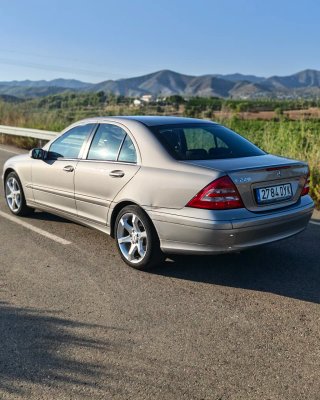 Mercedes-Benz Clase C 2006