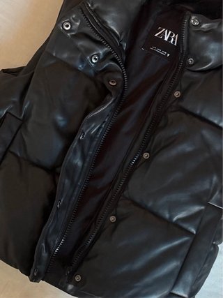 Chaleco acolchado negro Zara Talla S