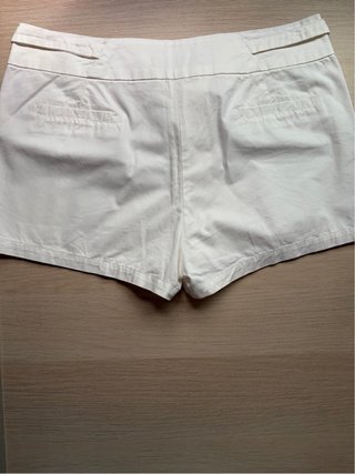 Shorts blancos Sfera