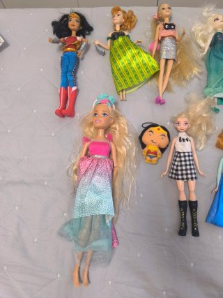 Lote Muñecas Disney y Barbie