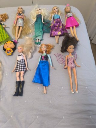 Lote Muñecas Disney y Barbie