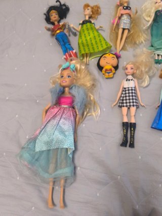 Lote Muñecas Disney y Barbie