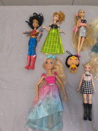 Lote Muñecas Disney y Barbie