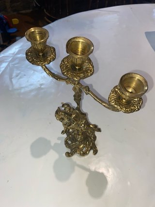 Pareja de candelabros de latón antiguos