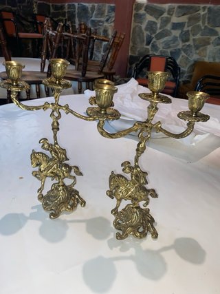 Pareja de candelabros de latón antiguos