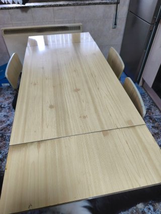 Mesa de cocina y 4 sillas