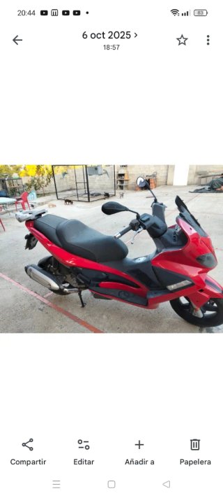 Gilera Nexus 125 Maxi Scooter Roja y Negra