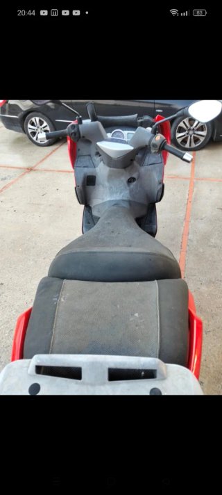 Gilera Nexus 125 Maxi Scooter Roja y Negra