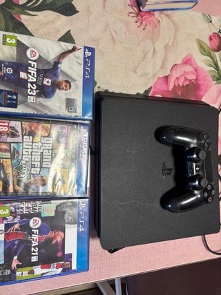 PS4 + 3 Giochi + 1 Controller ASCOLTA OFFERTE