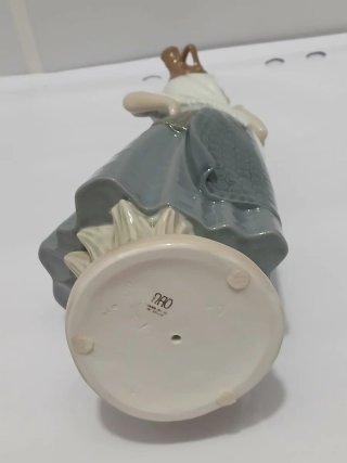 Figura Porcelana Niña Cántaro NAO Vintage64051397