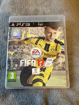 Lote de 5 juegos: 4 PES, 1 FIFA.